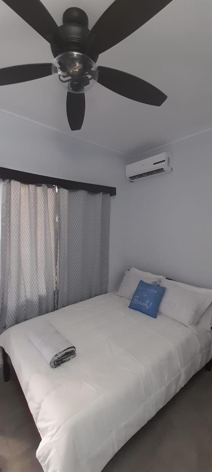 Serenade Hotel Placencia 외부 사진