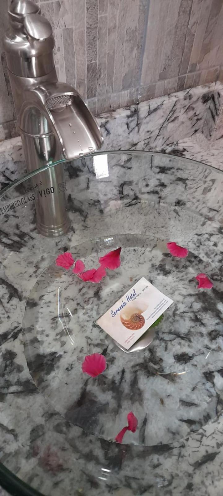 Serenade Hotel Placencia 외부 사진
