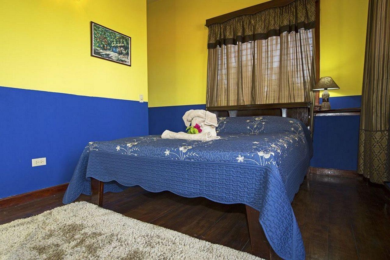 Serenade Hotel Placencia 외부 사진