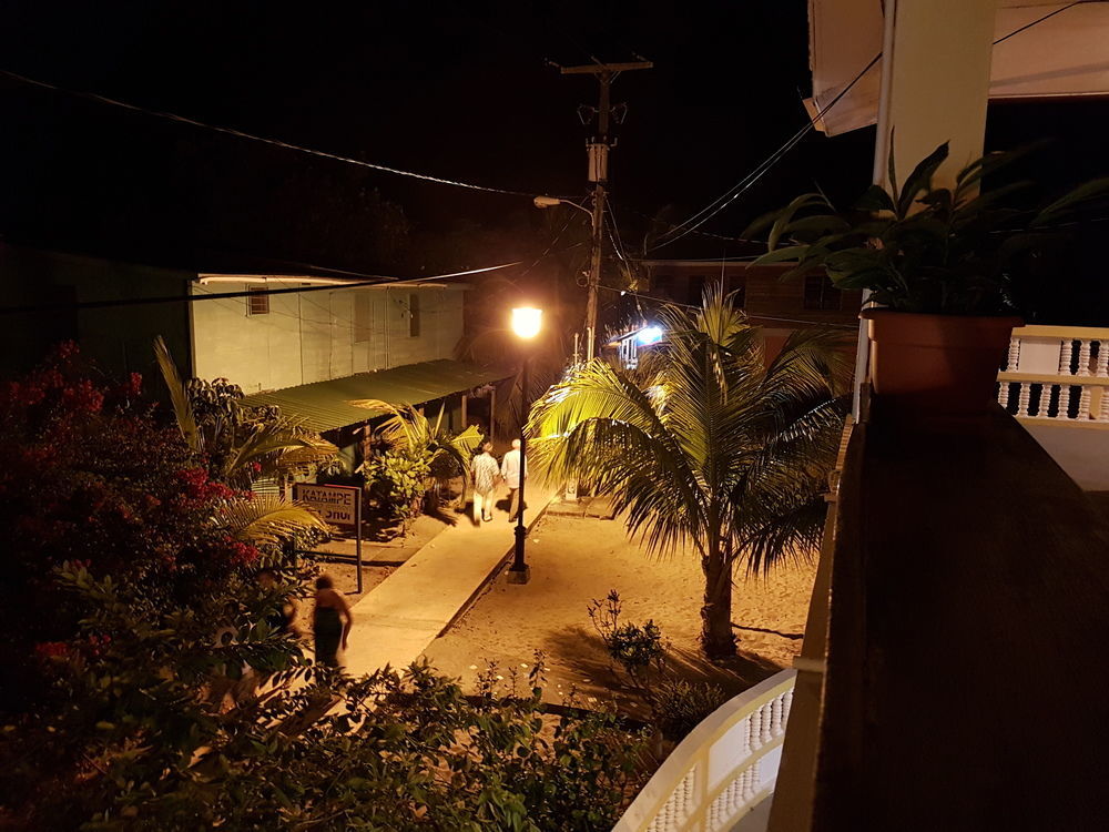 Serenade Hotel Placencia 외부 사진