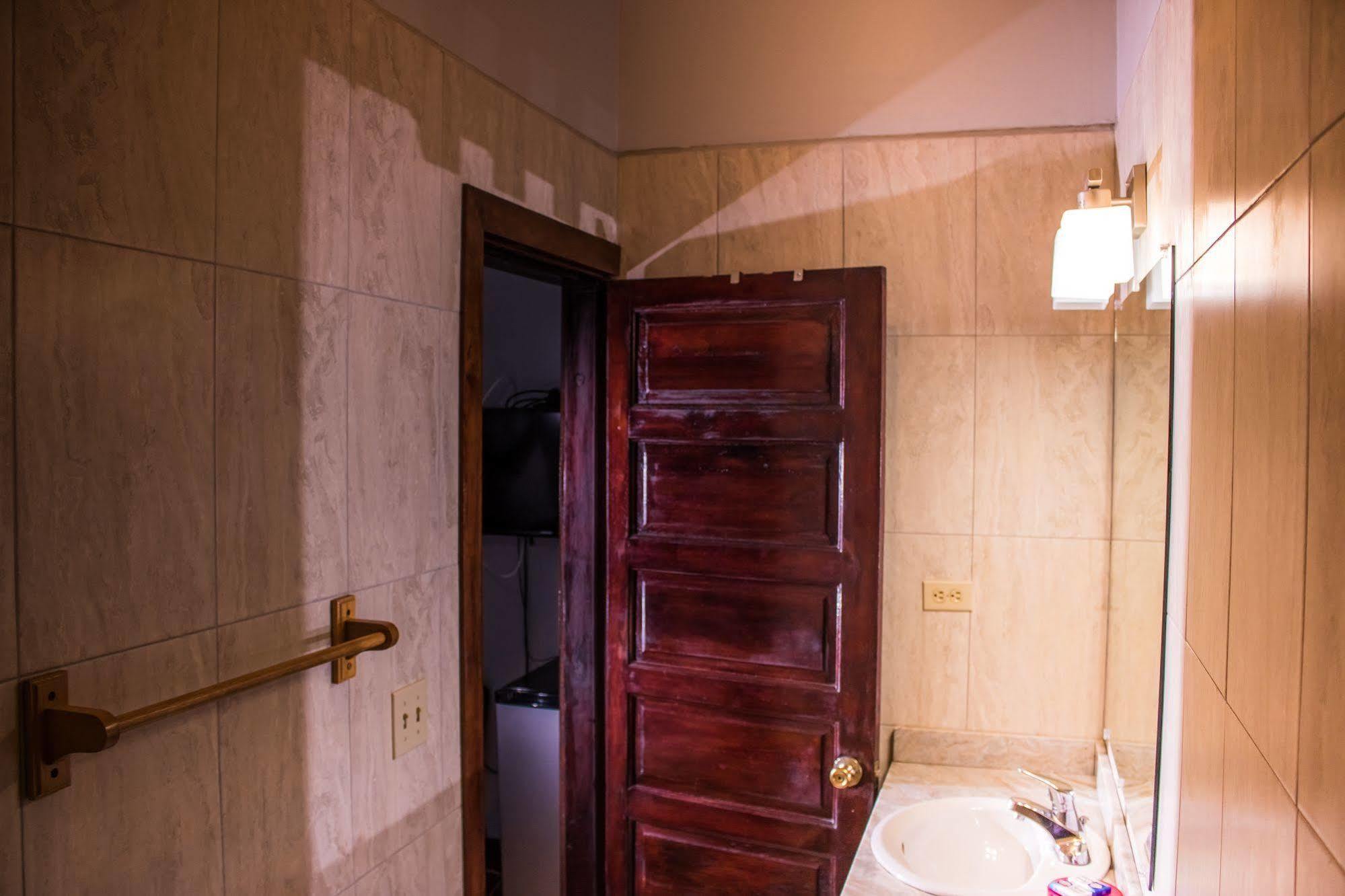 Serenade Hotel Placencia 외부 사진