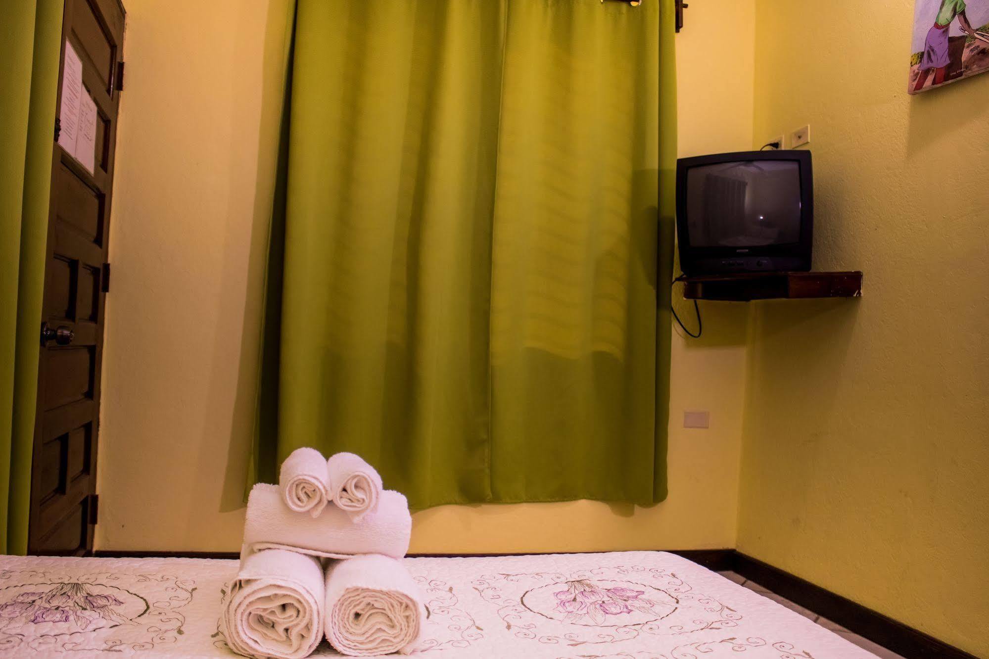 Serenade Hotel Placencia 외부 사진