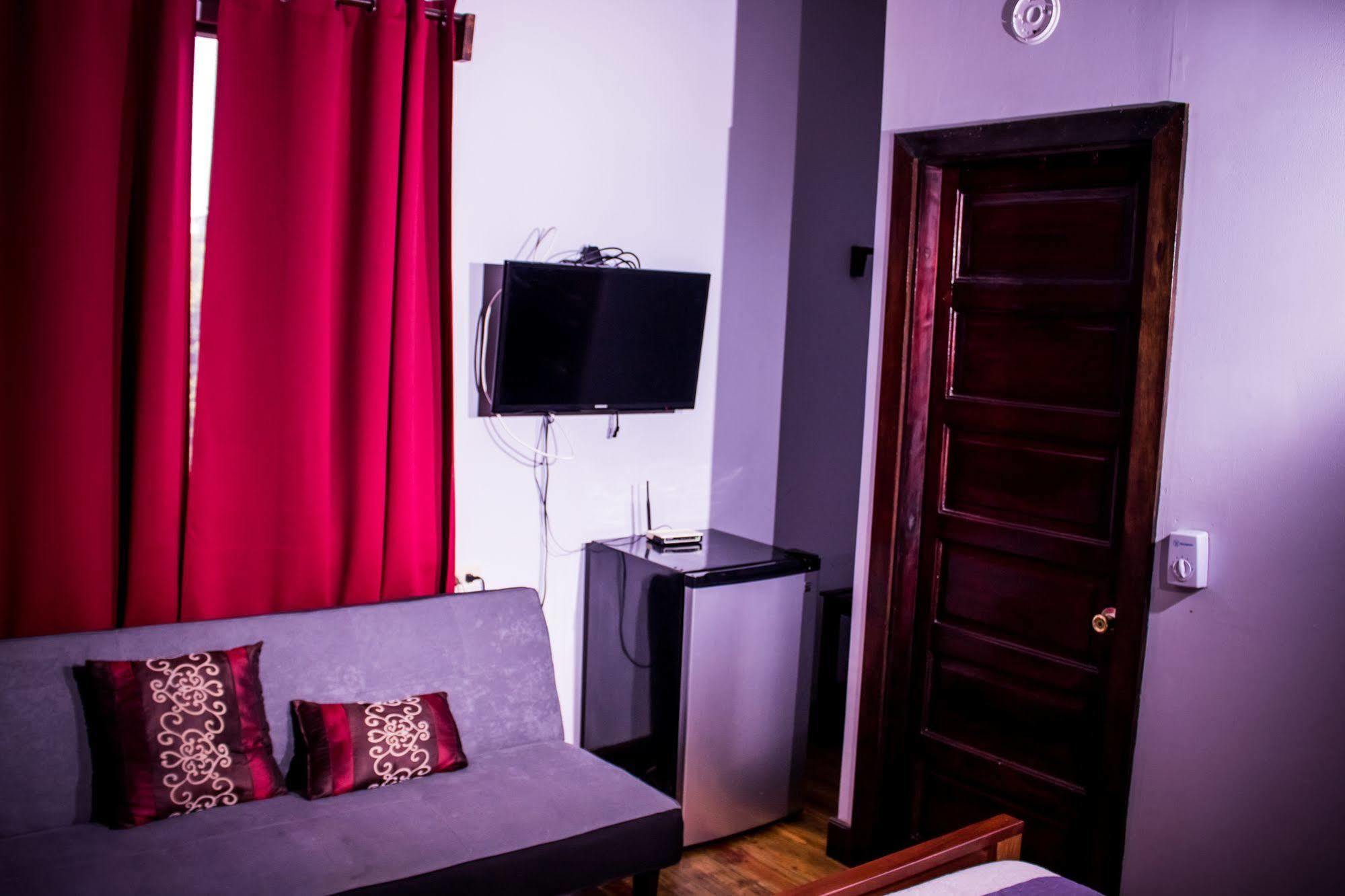 Serenade Hotel Placencia 외부 사진