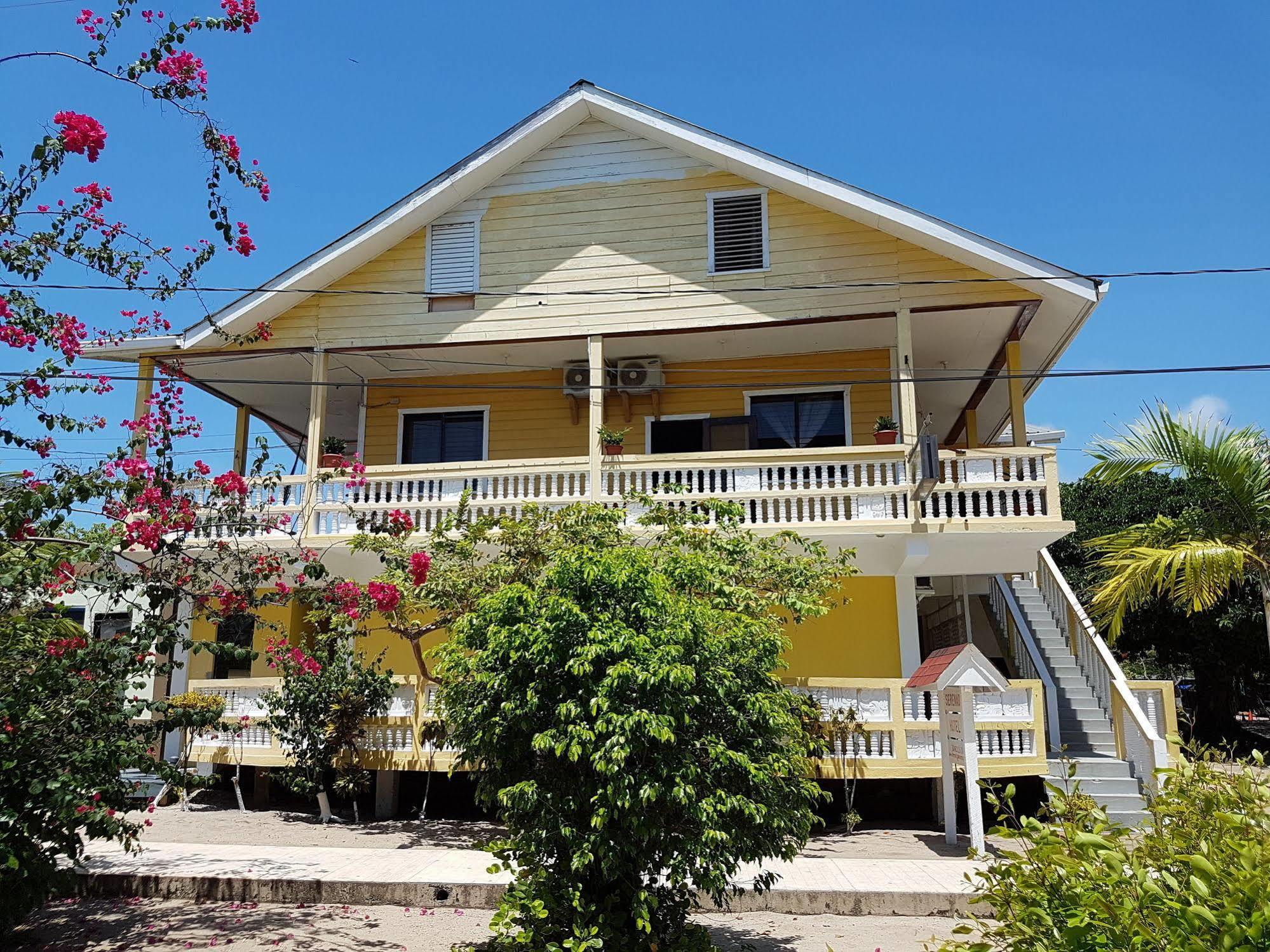 Serenade Hotel Placencia 외부 사진